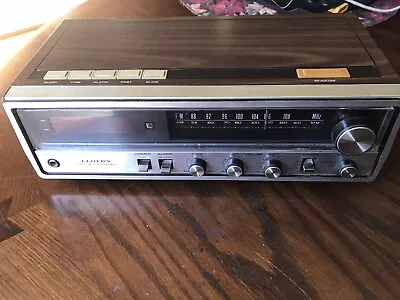 Vintage Lloyds AM/FM/FM Stereo Model J257B Radio • $16.99