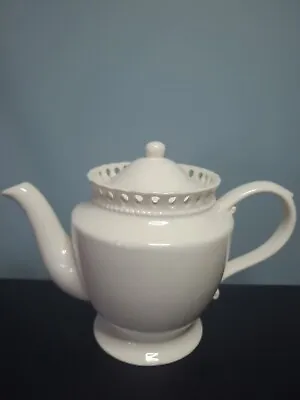 I. GODINGER & Co.  Cream Lace Porcelain LARGE 4 CUP TEAPOT  • $29.33