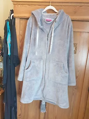 Ladies ELEMIS Soft Feel GREY Zip Up Robe/Gown M 12/14 (Damage 1   Slit)see Photo • £9.99