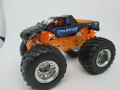 Hot Wheels 2013 Monster Jam *Predator* Edge Glow Max-D  • $5.99