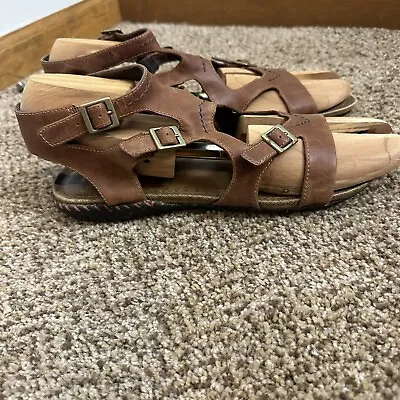 Merrell Strappy Flat Sandal Women's Size 9 Tan Leather 2 Buckle Sandal  • $19.99