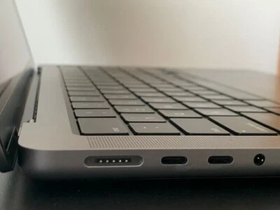 $1800 • Buy MacBook Pro M1, 2021, 14-inch, 16 GB, 512 GB. Model A2442 EMC 3650.