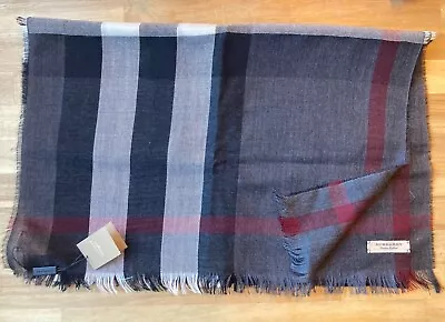 £105 • Buy Burberry Woollen Cashmere Scarf In Charcoal. Authentic Burberry Brand. 