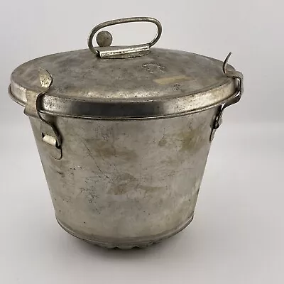 A Metalurgica Vintage Steamed Pudding Bundt Pan Mold W/Locking Lid Portugal • $12