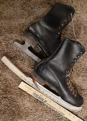 Vintage Women's Figure Ice Skates In Black - See Ruler For Approx Size • $14.95