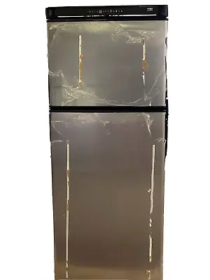 $950 • Buy Norcold 9.7 Cu.Ft 12 Volt RV Refrigerator DC Solar Cabin Camper Trailer N10DCSSL