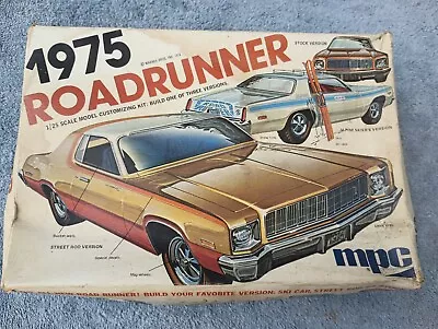 ORIGINAL 1/25 MPC 1975 Roadrunner Model Car Kit 1-7525 • $54