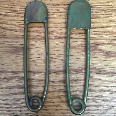 VINTAGE BRASS SAFETY PIN LOT OF 2 LAUNDRY MILITARY BLANKET KEY TAG STURDY 5 X1  • $25.95