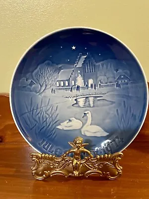 Royal Copenhagen Christmas In The Village Plate JULE AFTER 1974 B&G/ 7 1/8  • $16