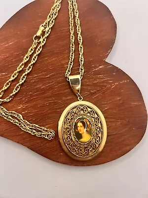 Vintage Large Cameo Locket Necklace Gold Tone 24  • $23