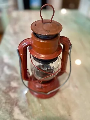 Vintage Red DIETZ COMET Kerosene Lantern Made In U.S.A. 8 1/2  Tall H-13 Glass • $15.50