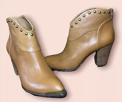 B Makowsky Womens 6.5M Quincy Heeled Ankle Booties Brown Leather Brass Studs • $24.99