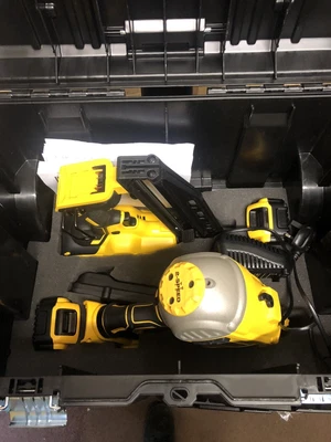 £699.99 • Buy Dewalt DCK264P2T 18v XR Nailer Twin Pack DCN692 First Fix + DCN660 Second Fix