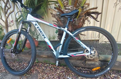 $389 • Buy Trek Marlin 6 MTB Mountain Bike 29inch Wheels - Very Good - Original Everything