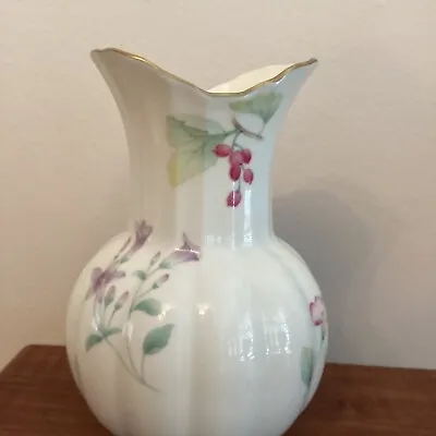 Mikasa Bone China Vase “Nature’s Garden 82008” • $8.95