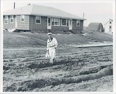 1956 Press Photo Milk Man Walks Dirt Road 1950s St Paul Minnesota • $15