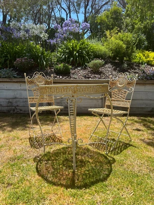 $150 • Buy Vintage  Foldable Iron Patio 3 Piece Dining Setting