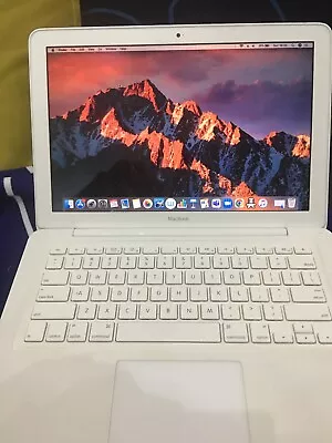 £65 • Buy Apple MacBook 13.3in Intel Core 2 Duo 2.4 GHz Laptop -  White