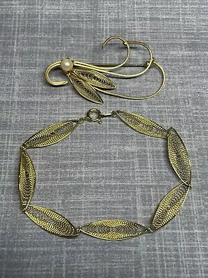 Vintage Signed Trifari Gold Tone Spiral Leaf Bracelet & Brooch Set • $49