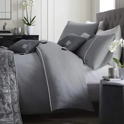 Laurence Llewelyn Bowen Savoy Stripe Grey Kingsize Duvet Set. • £38