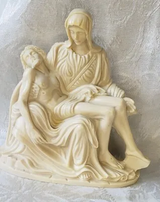 A. Giannetti Pieta Sculpture Figurine Mary & Jesus Pre-owned • £9.65