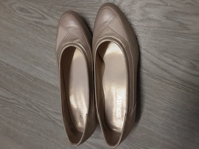 £9 • Buy Equity Ladies Shoes Size 6.5