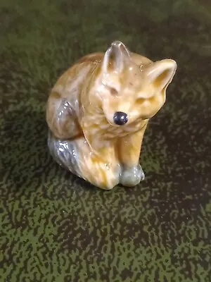 Wade  Of England Whimsies -  Sitting Fox Figure Lovely Detail English Made • £16