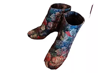 Zigi Soho Women's Ankle Boot Size 8 Nydia Black Floral Brocade Textile Side Zip • $18.97