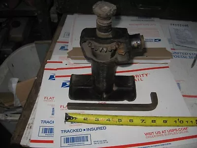 Vintage Walker Jack Company Racine Wisconsn Screw Jack With Handle • $17.99