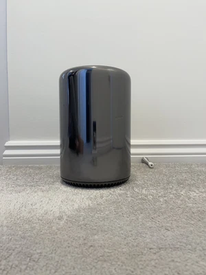 £235 • Buy Apple Mac Pro- Late 2013. 3.5ghz. 6 Core. Amd D500x2, 32gb Ram. 256gb SSD