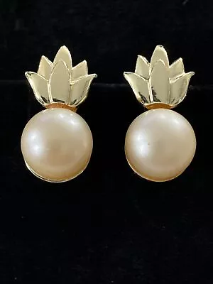 Signed Marvella Vintage Gold Tone And Imitation Pearl Clip-On Earrings 1” • $14.99