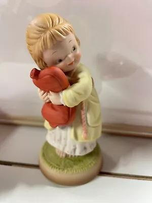 Vintage Enesco Memories Of Yesterday WE ALL LOVES A CUDDLE 524832 • $8.99