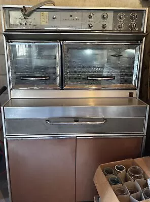 Vintage 1960’s Frigidaire Flair Custom Imperial Stove • $1325