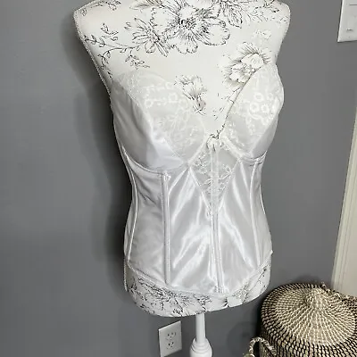 $32.99 • Buy Vintage Va Bien Satin Corset White Lace Accent With Removable Cup Hook Eye 38D