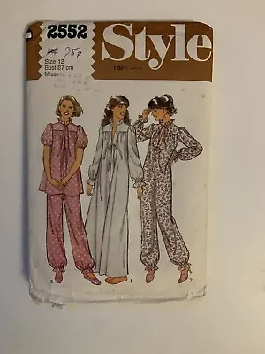 £2.99 • Buy Vintage Misses Nightdress Night Dress Pajamas Pyjamas 2552 Size 12 Pattern