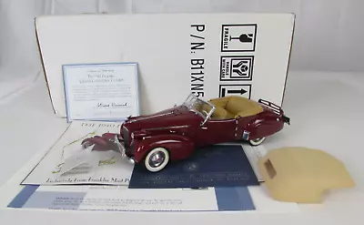 Franklin Mint 1:24 1940 Packard Custom Victoria Convertible W/Box & Papers JJ179 • $39.95