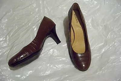 Womens Merona Brown Skin Printe Rounded Toe Heels Shoes Size 6 1/2 • $18.99
