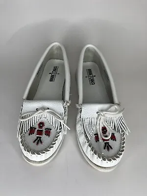 Minnetonka #174 White Leather Beaded Thunderbird Moccasins Women's Shoes Size 9 • $29.96