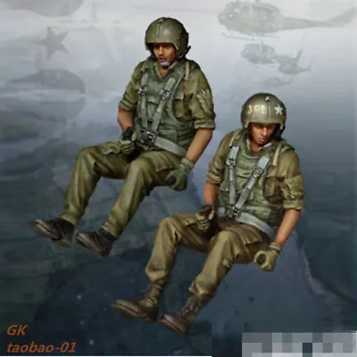 1:35 Resin Soldiers Figures Model Vietnam War 2 Pilots In The Helicopter Group • $14.42