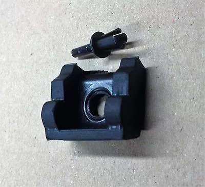 Mk1 Escort Bulkhead Bonnet Rubber & Correct Clip  • $21.01