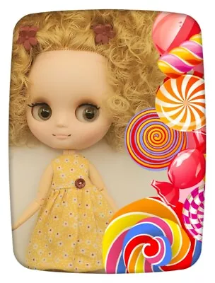 🍭 Factory Middie Blythe Doll Yellow Blonde Hair With Outfit And Stand • $69.99