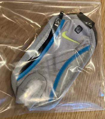 $4.99 • Buy NEW Nike Hand Held Water Bottle Pouch Wallet - Wolf Grey, Blue Glow, Volt Color