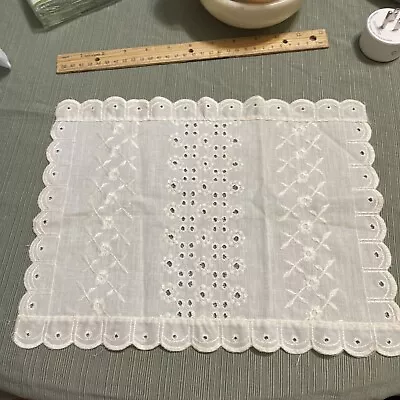 Rectangle Embroidered Vintage Linen Doily Lace Edge • $4.97