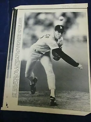 Wire Press Photo 1988 Orel Hershiser LA Dodger Pitches Vs. NY Mets Playoffs GM1 • $17