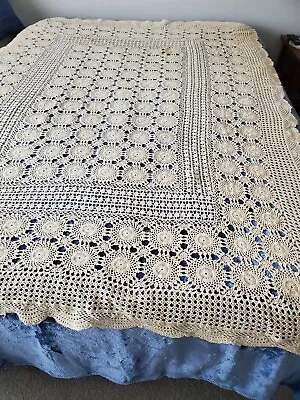 Vintage Off-White Scalloped Geometric Crochet Bed Cover 56x80  Cutter • $19.99