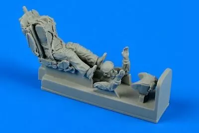 Aires 480071  1/48 MiG21PFM/MF/ Bis/SMT... Fighter Pilot W/Ejection Seat • $16.60