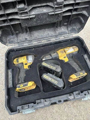 £33 • Buy Dewalt 18v Combo Kit - Impact  Driver & Drill