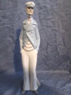 LLADRO  Sea Captain Figurine #4621 W/out Pipe. RETIRED. • $54.95