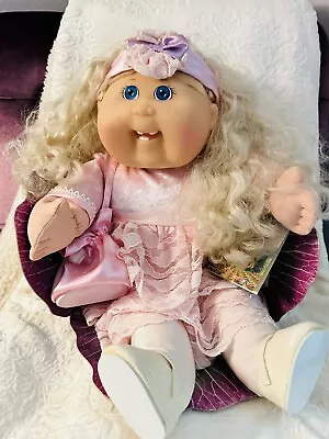 Cabbage Patch Kids Girl Doll TRU.  Mint In Leaf • $155
