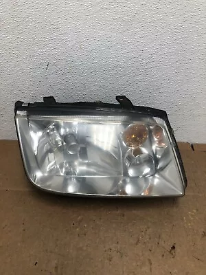 2002 To 2006 Volkswagen Jetta Right Passenger Side Headlight Oem 2451M DG1 • $26.93